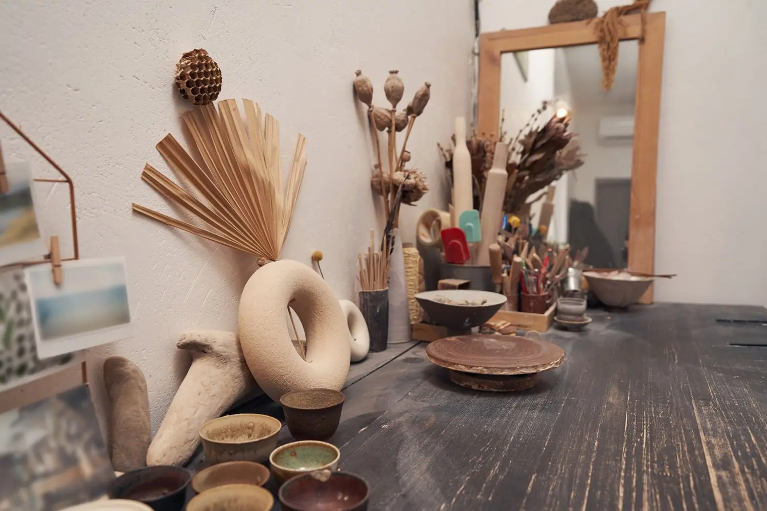 Aranżacja wnętrz w stylu wabi-sabi: niedoskonałe piękno